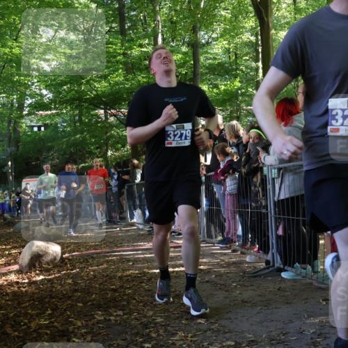 28.09.2025 - 33. Volkslauf durch das schöne Alstertal Strokosch-Dieckow http://msf.ph/oto/8965799 28.09.2025 11:30:09 Ziel 1511, 1518, 3189, 3198, 3199, 3279, 3318, 3376, 3905, 3950 meine-sportfotos.de