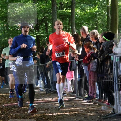 28.09.2025 - 33. Volkslauf durch das schöne Alstertal Strokosch-Dieckow http://msf.ph/oto/8965802 28.09.2025 11:30:11 Ziel 1511, 1514, 1518, 3189, 3198, 3199, 3318, 3376, 3905, 3950 meine-sportfotos.de