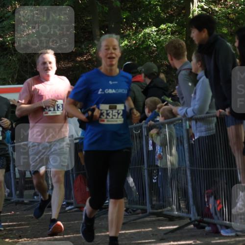 28.09.2025 - 33. Volkslauf durch das schöne Alstertal Strokosch-Dieckow http://msf.ph/oto/8965829 28.09.2025 11:30:49 Ziel 3070, 3352, 3413 meine-sportfotos.de