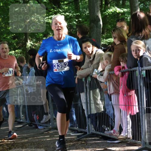28.09.2025 - 33. Volkslauf durch das schöne Alstertal Strokosch-Dieckow http://msf.ph/oto/8965831 28.09.2025 11:30:51 Ziel 3070, 3352, 3413 meine-sportfotos.de