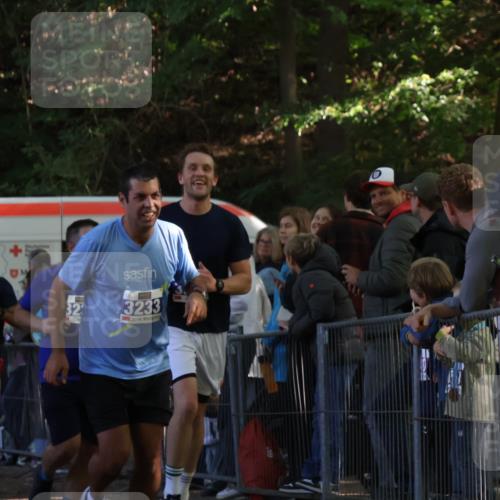 28.09.2025 - 33. Volkslauf durch das schöne Alstertal Strokosch-Dieckow http://msf.ph/oto/8965838 28.09.2025 11:30:58 Ziel 3233, 3234, 3949, 3955 meine-sportfotos.de