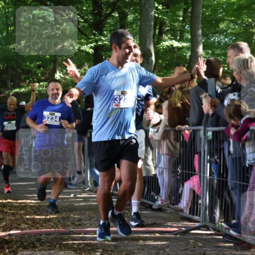 28.09.2025 - 33. Volkslauf durch das schöne Alstertal Strokosch-Dieckow http://msf.ph/oto/8965845 28.09.2025 11:31:03 Ziel 3233, 3234, 3949, 3955 meine-sportfotos.de