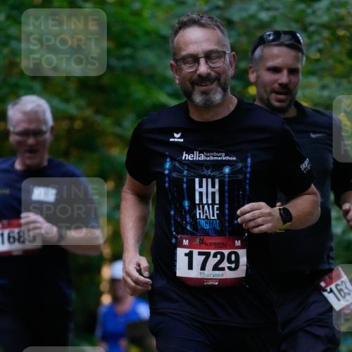 28.09.2025 - 33. Volkslauf durch das schöne Alstertal Patografie http://msf.ph/oto/8965999 28.09.2025 09:15:27 Laufen 1685, 1729, 163 meine-sportfotos.de