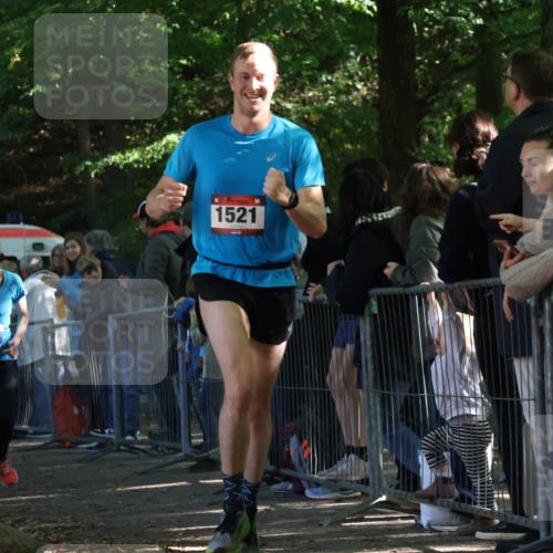 28.09.2025 - 33. Volkslauf durch das schöne Alstertal Strokosch-Dieckow http://msf.ph/oto/8966015 28.09.2025 11:32:10 Ziel 1521, 3255, 3324, 3342, 3346 meine-sportfotos.de