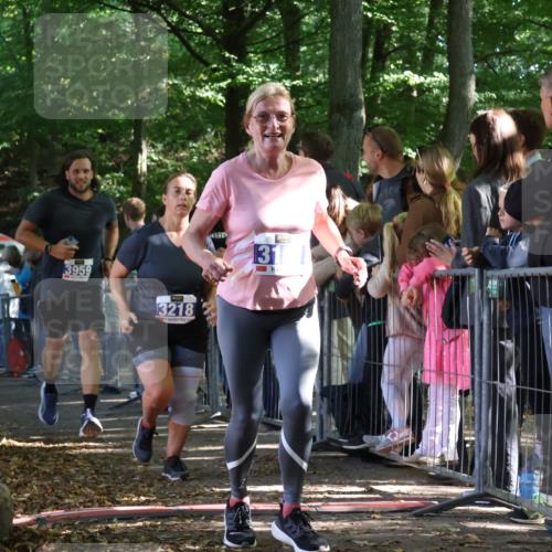 28.09.2025 - 33. Volkslauf durch das schöne Alstertal Strokosch-Dieckow http://msf.ph/oto/8966252 28.09.2025 11:32:38 Ziel 3141, 3218, 3358, 3959 meine-sportfotos.de