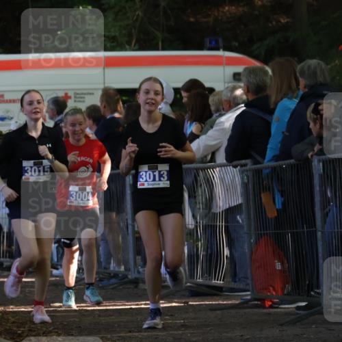 28.09.2025 - 33. Volkslauf durch das schöne Alstertal Strokosch-Dieckow http://msf.ph/oto/8966461 28.09.2025 11:33:38 Ziel 1520, 3004, 3013, 3015 meine-sportfotos.de