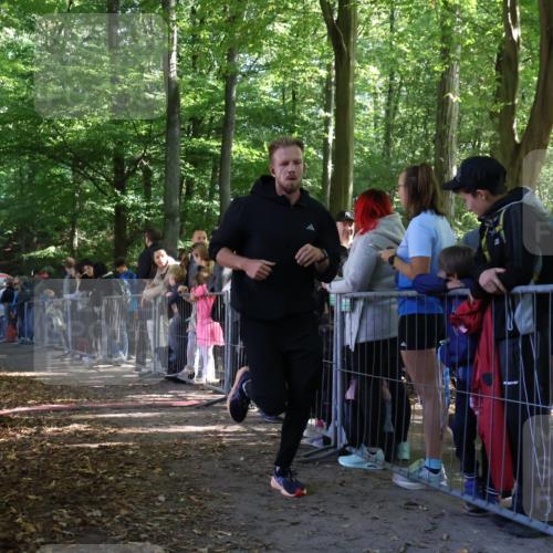 28.09.2025 - 33. Volkslauf durch das schöne Alstertal Strokosch-Dieckow http://msf.ph/oto/8966597 28.09.2025 11:34:05 Ziel 3092, 3397 meine-sportfotos.de