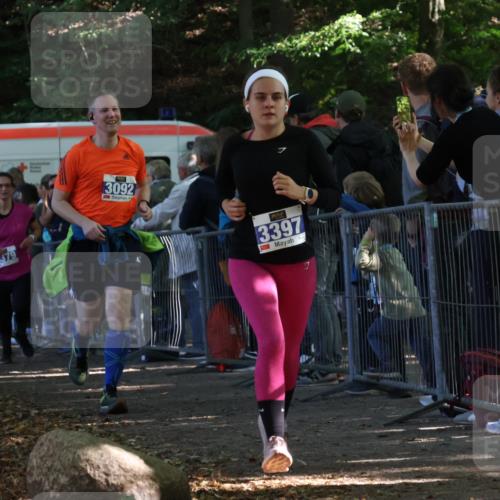 28.09.2025 - 33. Volkslauf durch das schöne Alstertal Strokosch-Dieckow http://msf.ph/oto/8966610 28.09.2025 11:34:10 Ziel 3092, 3379, 3397 meine-sportfotos.de