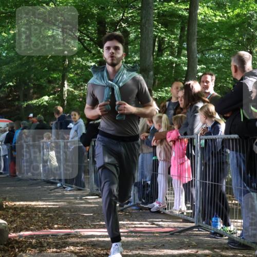 28.09.2025 - 33. Volkslauf durch das schöne Alstertal Strokosch-Dieckow http://msf.ph/oto/8966822 28.09.2025 11:34:46 Ziel 1523, 3340, 3348 meine-sportfotos.de
