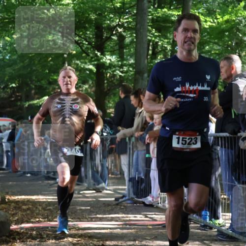 28.09.2025 - 33. Volkslauf durch das schöne Alstertal Strokosch-Dieckow http://msf.ph/oto/8966847 28.09.2025 11:34:50 Ziel 1523, 3112, 3340 meine-sportfotos.de