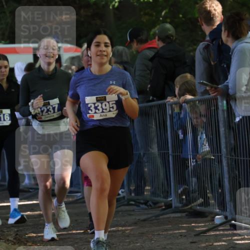 28.09.2025 - 33. Volkslauf durch das schöne Alstertal Strokosch-Dieckow http://msf.ph/oto/8966861 28.09.2025 11:35:18 Ziel 3216, 3237, 3356, 3395 meine-sportfotos.de