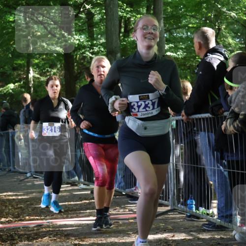 28.09.2025 - 33. Volkslauf durch das schöne Alstertal Strokosch-Dieckow http://msf.ph/oto/8966867 28.09.2025 11:35:22 Ziel 3216, 3237, 3356, 3903 meine-sportfotos.de