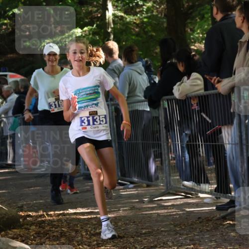 28.09.2025 - 33. Volkslauf durch das schöne Alstertal Strokosch-Dieckow http://msf.ph/oto/8966894 28.09.2025 11:35:53 Ziel 1529, 3135, 3191, 3193, 3928 meine-sportfotos.de