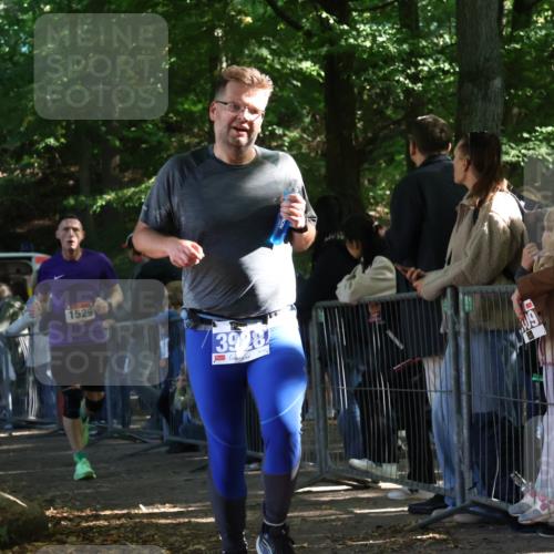 28.09.2025 - 33. Volkslauf durch das schöne Alstertal Strokosch-Dieckow http://msf.ph/oto/8966904 28.09.2025 11:35:58 Ziel 1529, 3928 meine-sportfotos.de