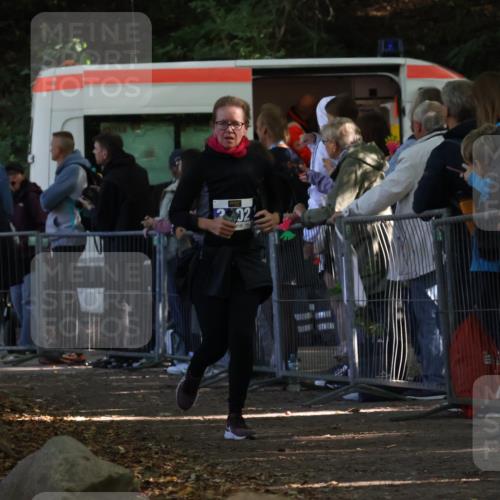 28.09.2025 - 33. Volkslauf durch das schöne Alstertal Strokosch-Dieckow http://msf.ph/oto/8966912 28.09.2025 11:36:04 Ziel 3102, 3119 meine-sportfotos.de