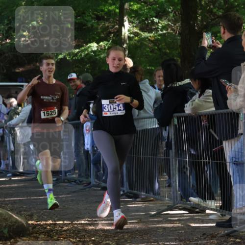28.09.2025 - 33. Volkslauf durch das schöne Alstertal Strokosch-Dieckow http://msf.ph/oto/8966936 28.09.2025 11:36:39 Ziel 1525, 3054 meine-sportfotos.de