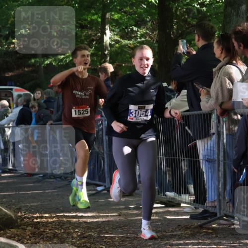 28.09.2025 - 33. Volkslauf durch das schöne Alstertal Strokosch-Dieckow http://msf.ph/oto/8966937 28.09.2025 11:36:40 Ziel 1525, 1846, 3054 meine-sportfotos.de
