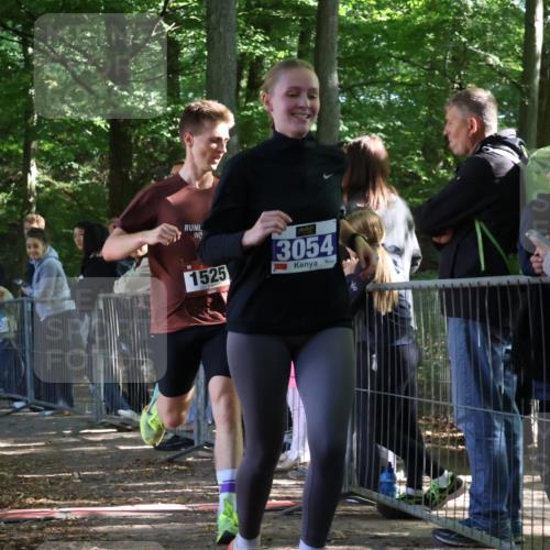28.09.2025 - 33. Volkslauf durch das schöne Alstertal Strokosch-Dieckow http://msf.ph/oto/8966939 28.09.2025 11:36:41 Ziel 1525, 1846, 3054 meine-sportfotos.de