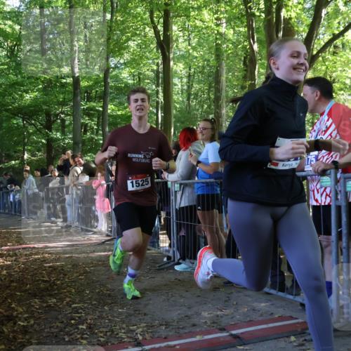 28.09.2025 - 33. Volkslauf durch das schöne Alstertal Strokosch-Dieckow http://msf.ph/oto/8966941 28.09.2025 11:36:42 Ziel 1525, 1846, 3054, 3239 meine-sportfotos.de
