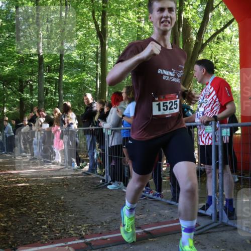 28.09.2025 - 33. Volkslauf durch das schöne Alstertal Strokosch-Dieckow http://msf.ph/oto/8966942 28.09.2025 11:36:42 Ziel 1525, 1846, 3054, 3239 meine-sportfotos.de