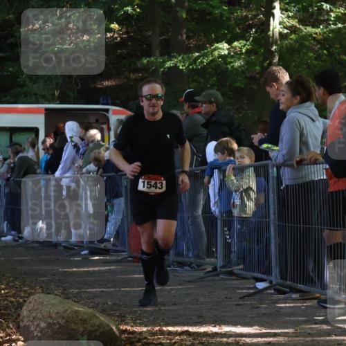 28.09.2025 - 33. Volkslauf durch das schöne Alstertal Strokosch-Dieckow http://msf.ph/oto/8966977 28.09.2025 11:37:16 Ziel 1540, 1543 meine-sportfotos.de