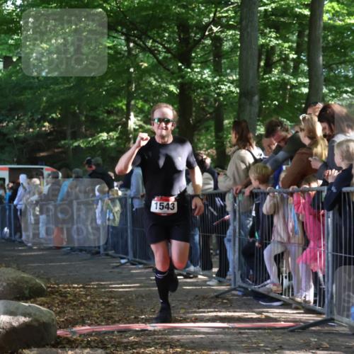 28.09.2025 - 33. Volkslauf durch das schöne Alstertal Strokosch-Dieckow http://msf.ph/oto/8966980 28.09.2025 11:37:17 Ziel 1540, 1543 meine-sportfotos.de