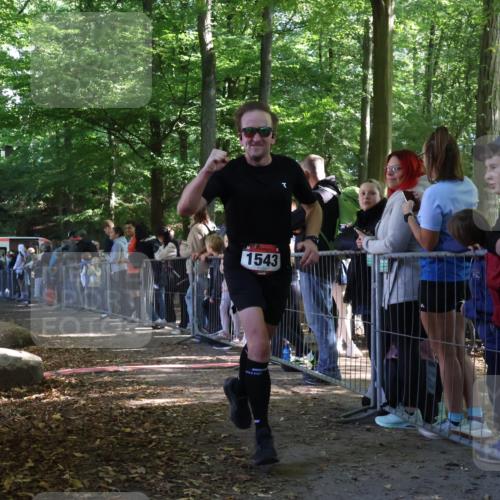 28.09.2025 - 33. Volkslauf durch das schöne Alstertal Strokosch-Dieckow http://msf.ph/oto/8966982 28.09.2025 11:37:18 Ziel 1540, 1543 meine-sportfotos.de