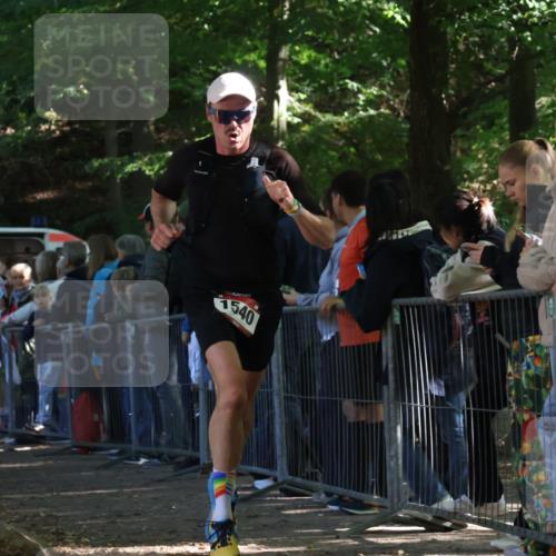 28.09.2025 - 33. Volkslauf durch das schöne Alstertal Strokosch-Dieckow http://msf.ph/oto/8966984 28.09.2025 11:37:23 Ziel 1535, 1540, 3161 meine-sportfotos.de