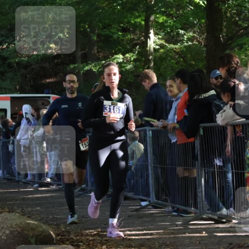 28.09.2025 - 33. Volkslauf durch das schöne Alstertal Strokosch-Dieckow http://msf.ph/oto/8966990 28.09.2025 11:37:28 Ziel 1535, 3161 meine-sportfotos.de