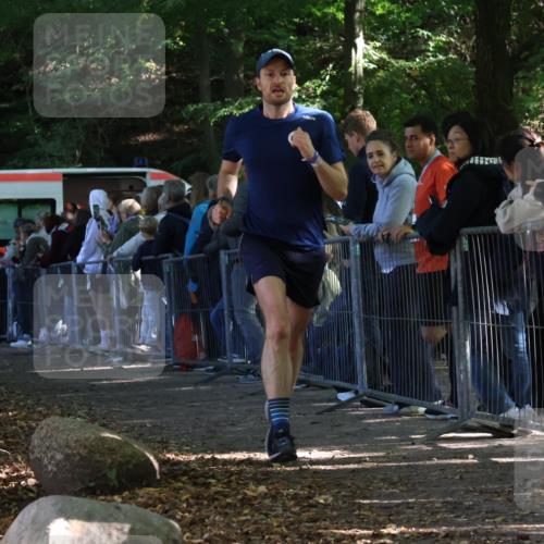 28.09.2025 - 33. Volkslauf durch das schöne Alstertal Strokosch-Dieckow http://msf.ph/oto/8967006 28.09.2025 11:37:46 Ziel 1528 meine-sportfotos.de