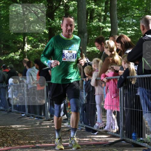 28.09.2025 - 33. Volkslauf durch das schöne Alstertal Strokosch-Dieckow http://msf.ph/oto/8967065 28.09.2025 11:38:32 Ziel 1557, 3154, 3350, 3951, 3952 meine-sportfotos.de