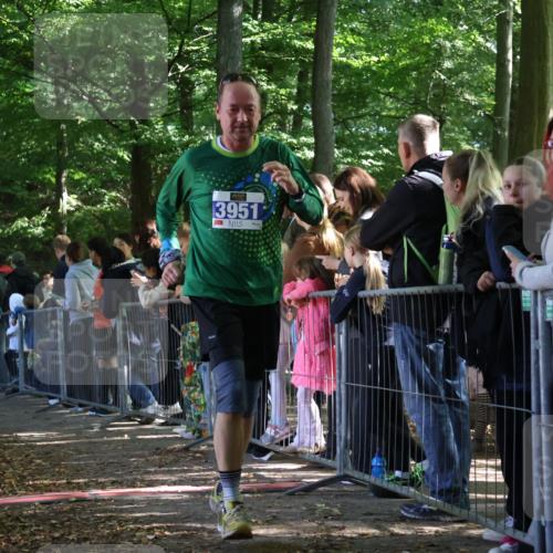 28.09.2025 - 33. Volkslauf durch das schöne Alstertal Strokosch-Dieckow http://msf.ph/oto/8967066 28.09.2025 11:38:33 Ziel 1557, 3154, 3350, 3951, 3952 meine-sportfotos.de