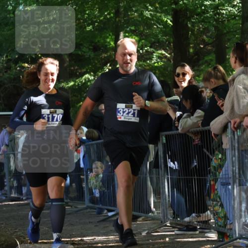 28.09.2025 - 33. Volkslauf durch das schöne Alstertal Strokosch-Dieckow http://msf.ph/oto/8967130 28.09.2025 11:39:31 Ziel 3170, 3221 meine-sportfotos.de