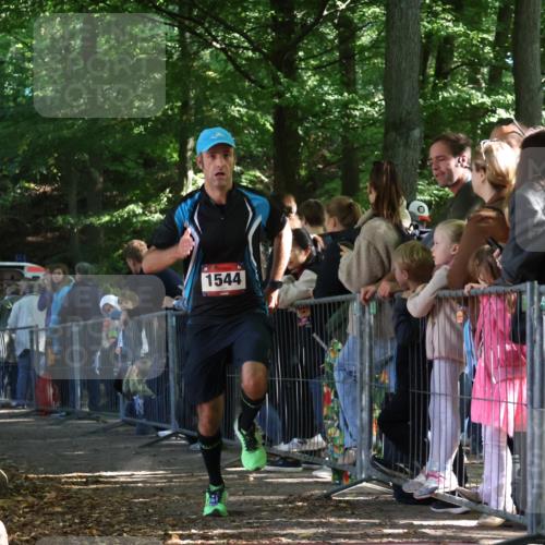 28.09.2025 - 33. Volkslauf durch das schöne Alstertal Strokosch-Dieckow http://msf.ph/oto/8967139 28.09.2025 11:39:49 Ziel 1544, 3257, 3258 meine-sportfotos.de