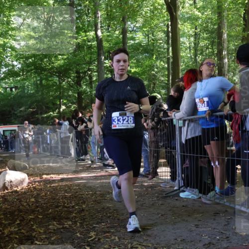 28.09.2025 - 33. Volkslauf durch das schöne Alstertal Strokosch-Dieckow http://msf.ph/oto/8967173 28.09.2025 11:40:22 Ziel 1005, 3090, 3328 meine-sportfotos.de