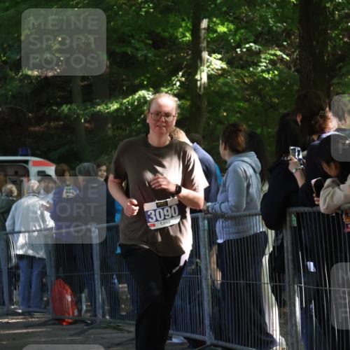 28.09.2025 - 33. Volkslauf durch das schöne Alstertal Strokosch-Dieckow http://msf.ph/oto/8967175 28.09.2025 11:40:24 Ziel 1005, 3090 meine-sportfotos.de