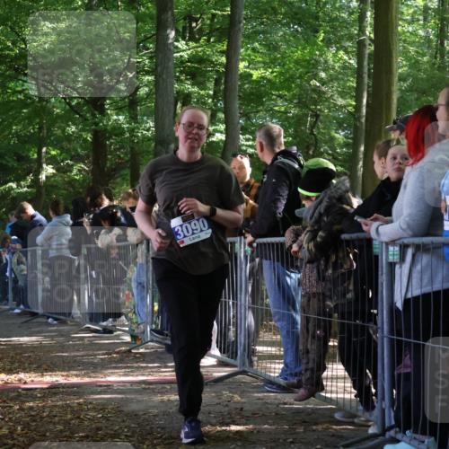 28.09.2025 - 33. Volkslauf durch das schöne Alstertal Strokosch-Dieckow http://msf.ph/oto/8967179 28.09.2025 11:40:26 Ziel 1005, 3090 meine-sportfotos.de