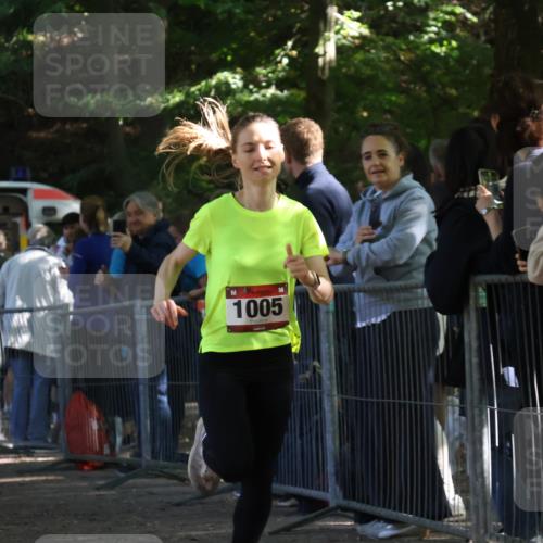 28.09.2025 - 33. Volkslauf durch das schöne Alstertal Strokosch-Dieckow http://msf.ph/oto/8967183 28.09.2025 11:40:29 Ziel 1005 meine-sportfotos.de
