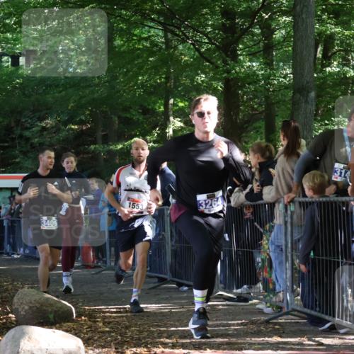 28.09.2025 - 33. Volkslauf durch das schöne Alstertal Strokosch-Dieckow http://msf.ph/oto/8967217 28.09.2025 11:40:43 Ziel 1553, 1575, 3238, 3264, 3409 meine-sportfotos.de