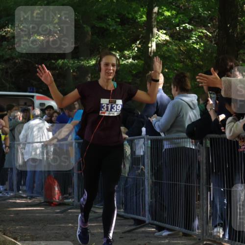 28.09.2025 - 33. Volkslauf durch das schöne Alstertal Strokosch-Dieckow http://msf.ph/oto/8967253 28.09.2025 11:40:55 Ziel 3139, 3157, 3911 meine-sportfotos.de
