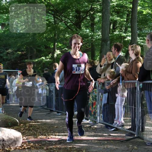 28.09.2025 - 33. Volkslauf durch das schöne Alstertal Strokosch-Dieckow http://msf.ph/oto/8967262 28.09.2025 11:40:57 Ziel 3057, 3058, 3139, 3157, 3911 meine-sportfotos.de