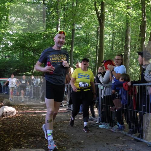 28.09.2025 - 33. Volkslauf durch das schöne Alstertal Strokosch-Dieckow http://msf.ph/oto/8967285 28.09.2025 11:41:03 Ziel 3057, 3058 meine-sportfotos.de
