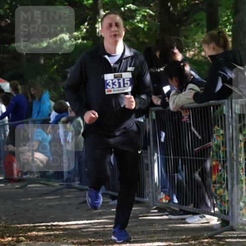 28.09.2025 - 33. Volkslauf durch das schöne Alstertal Strokosch-Dieckow http://msf.ph/oto/8967313 28.09.2025 11:41:25 Ziel 1547, 3195, 3315 meine-sportfotos.de