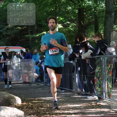 28.09.2025 - 33. Volkslauf durch das schöne Alstertal Strokosch-Dieckow http://msf.ph/oto/8967326 28.09.2025 11:41:28 Ziel 1547, 3195 meine-sportfotos.de