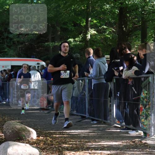 28.09.2025 - 33. Volkslauf durch das schöne Alstertal Strokosch-Dieckow http://msf.ph/oto/8967351 28.09.2025 11:41:46 Ziel 1006, 1558, 3083 meine-sportfotos.de