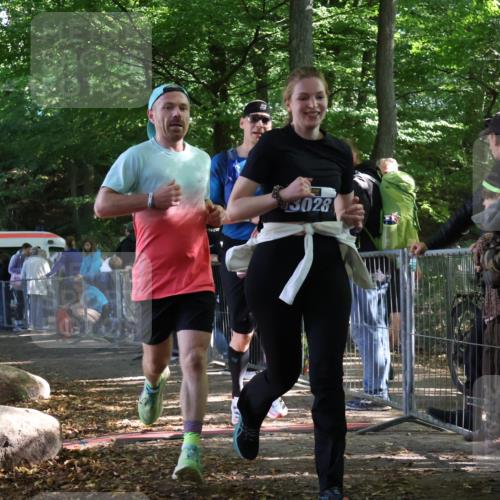 28.09.2025 - 33. Volkslauf durch das schöne Alstertal Strokosch-Dieckow http://msf.ph/oto/8967409 28.09.2025 11:42:01 Ziel 1545, 1584, 1766, 3028 meine-sportfotos.de