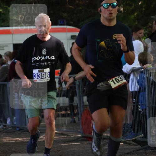 28.09.2025 - 33. Volkslauf durch das schöne Alstertal Strokosch-Dieckow http://msf.ph/oto/8967503 28.09.2025 11:42:50 Ziel 1630, 3398 meine-sportfotos.de