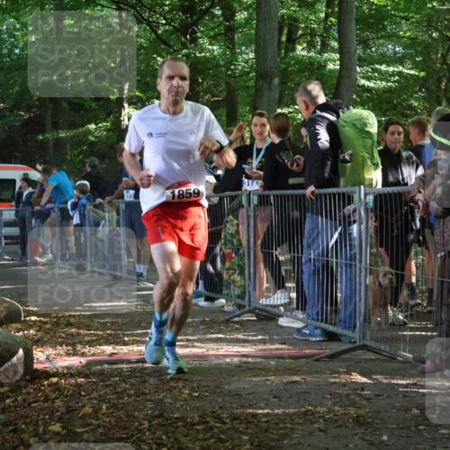 28.09.2025 - 33. Volkslauf durch das schöne Alstertal Strokosch-Dieckow http://msf.ph/oto/8967602 28.09.2025 11:43:49 Ziel 1859 meine-sportfotos.de
