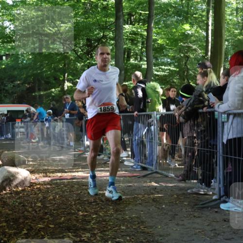 28.09.2025 - 33. Volkslauf durch das schöne Alstertal Strokosch-Dieckow http://msf.ph/oto/8967603 28.09.2025 11:43:49 Ziel 1859 meine-sportfotos.de