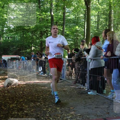 28.09.2025 - 33. Volkslauf durch das schöne Alstertal Strokosch-Dieckow http://msf.ph/oto/8967604 28.09.2025 11:43:50 Ziel 1859 meine-sportfotos.de